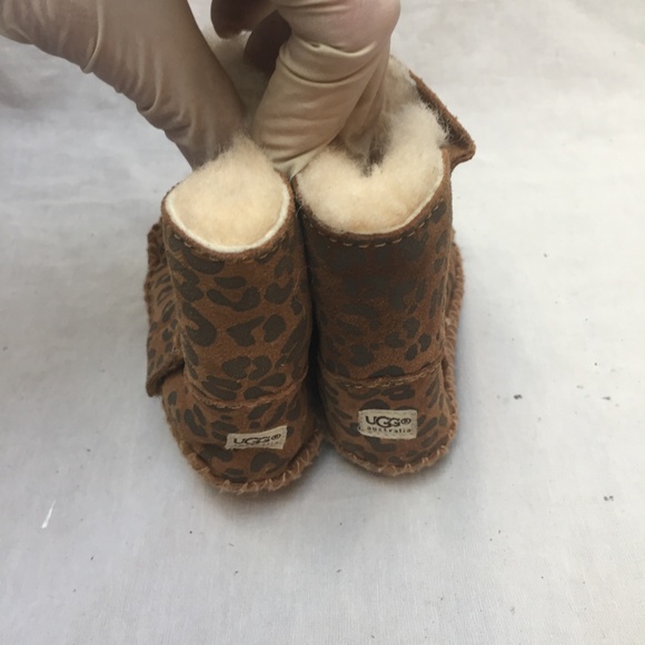 Mini UGG Leopard Boots Size: 2/3 - Picture 6 of 8
